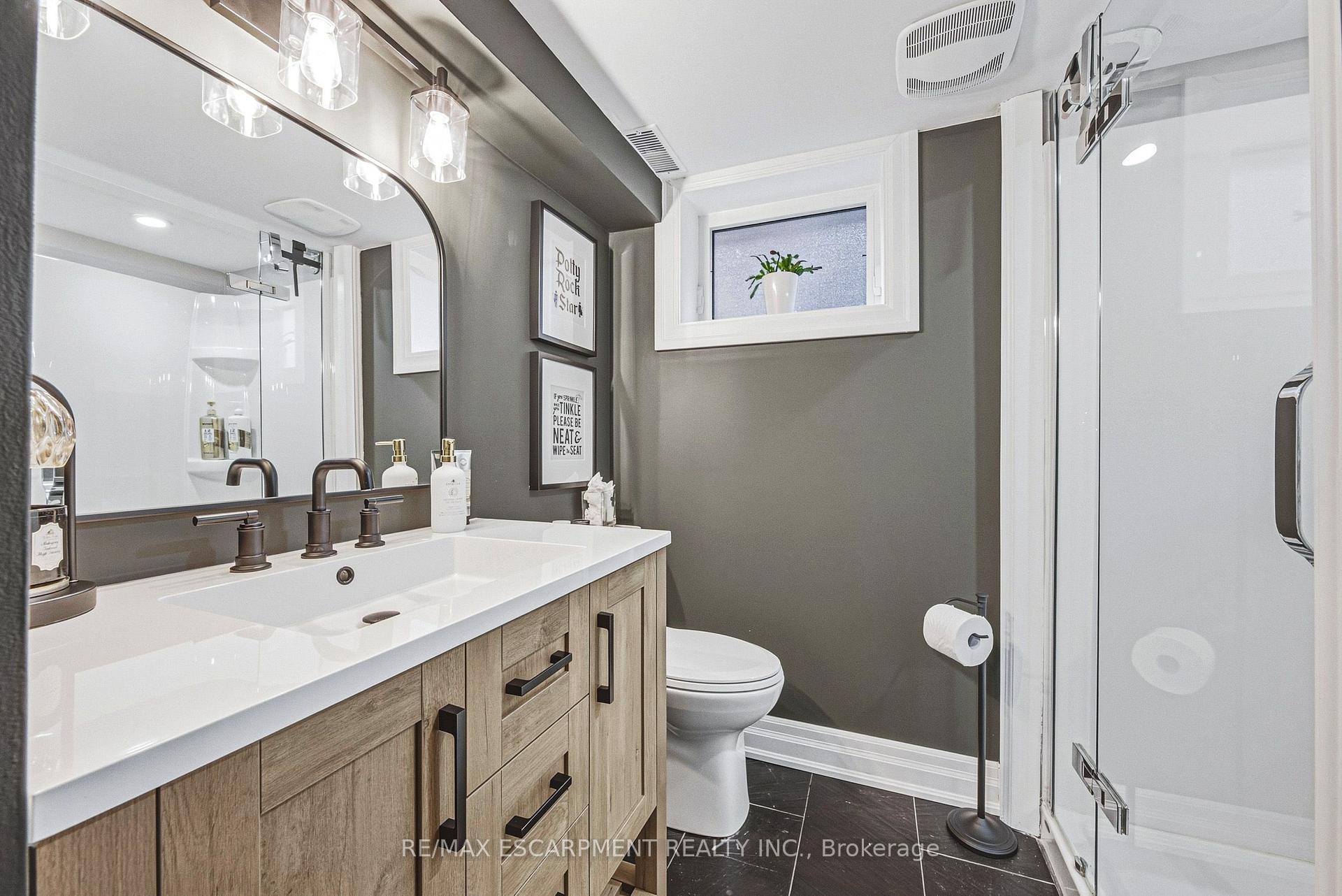 Photo 37 of 581 Holly Hill Crescent, Burlington, Freeman — HOMEH
