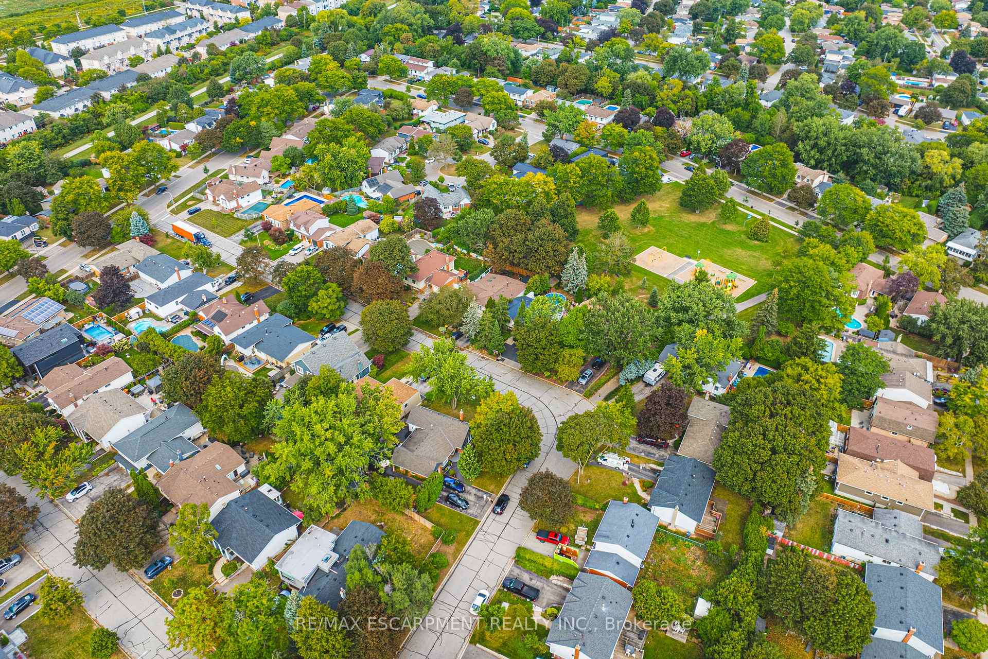 Photo 57 of 581 Holly Hill Crescent, Burlington, Freeman — HOMEH