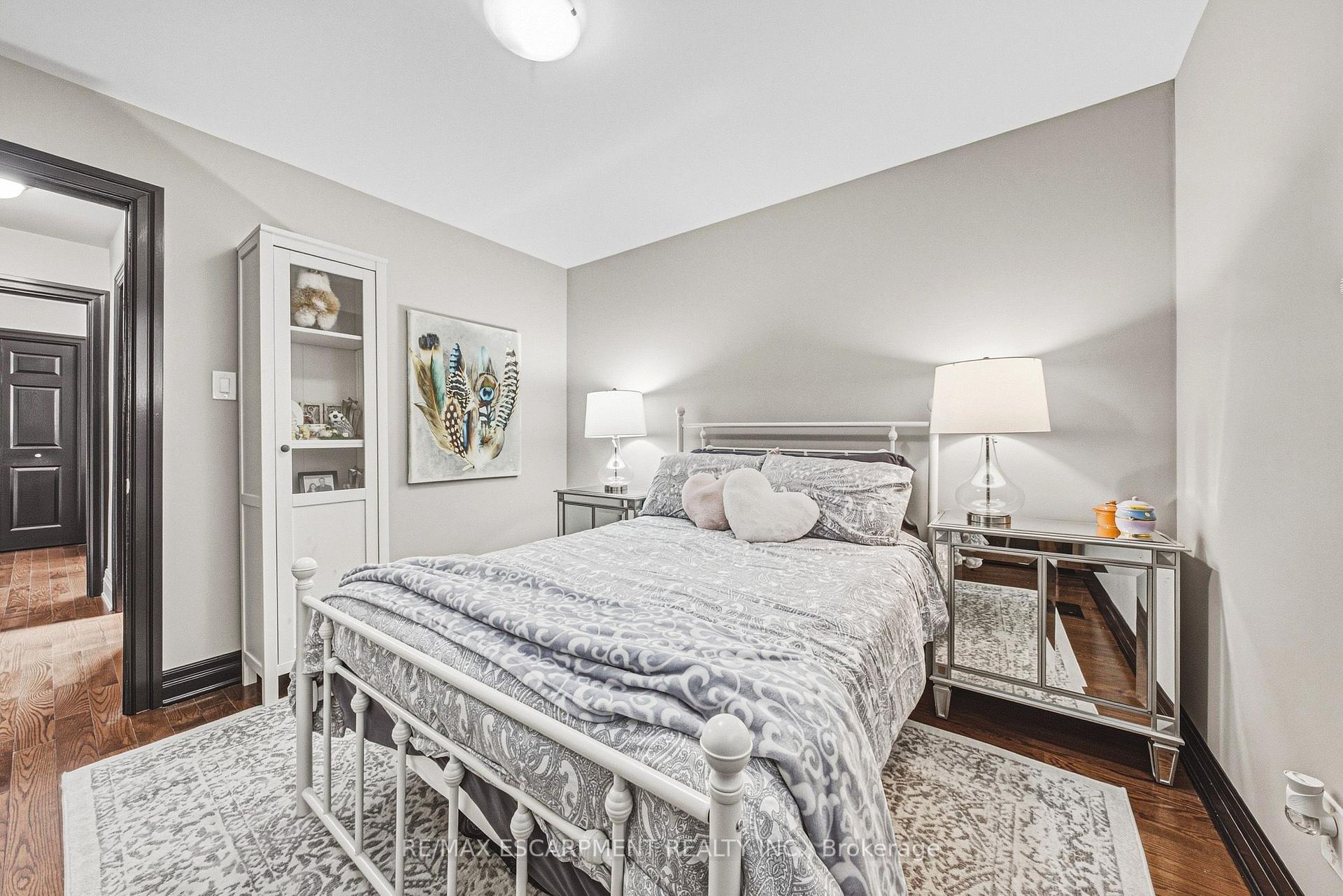Photo 59 of 581 Holly Hill Crescent, Burlington, Freeman — HOMEH