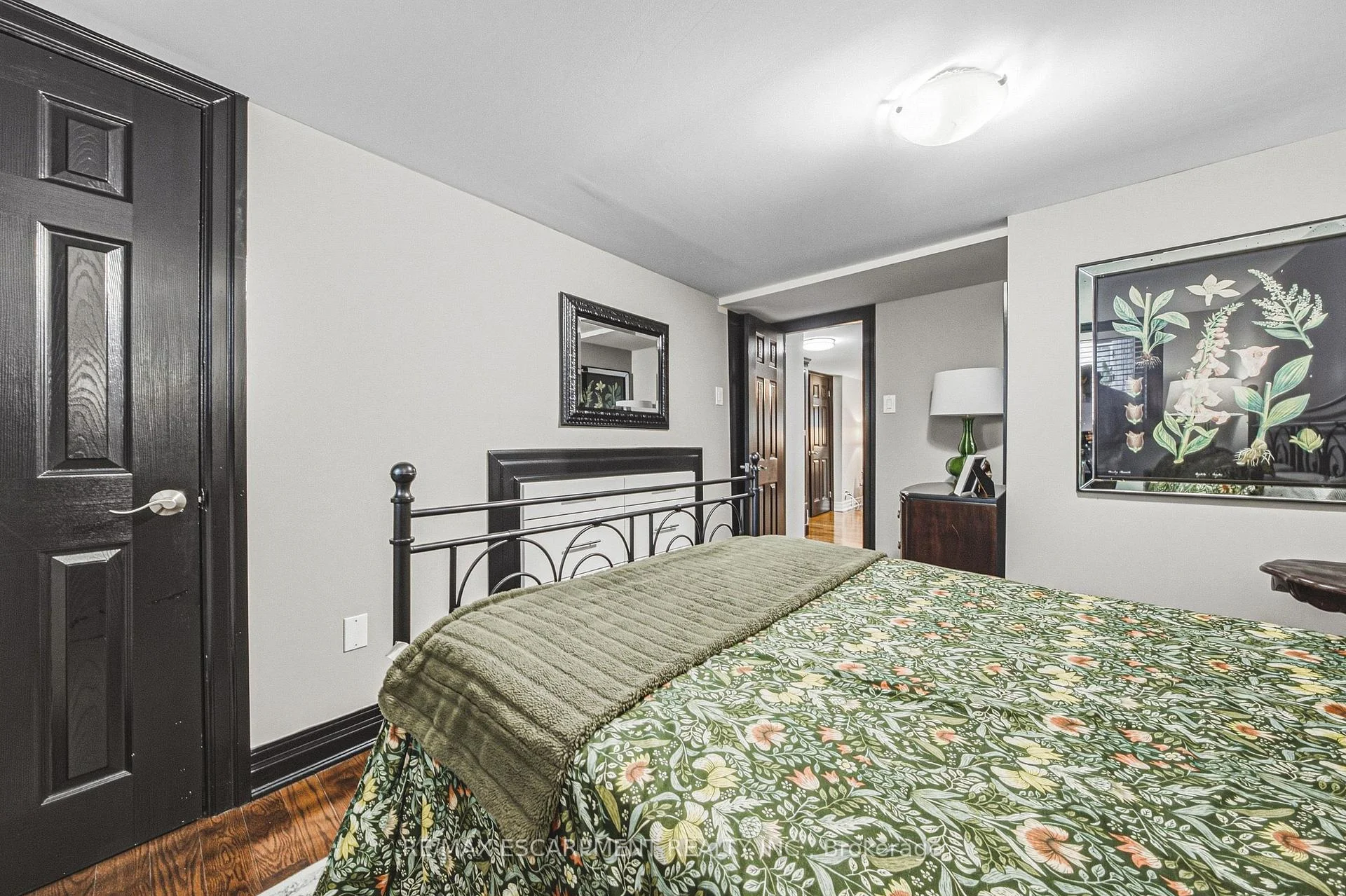 Photo 38 of 581 Holly Hill Crescent, Burlington, Freeman — HOMEH