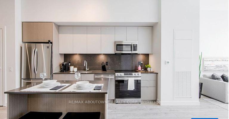 Photo 4 of Unit A917, 125 Bronte Road, Oakville, Bronte — HOMEH