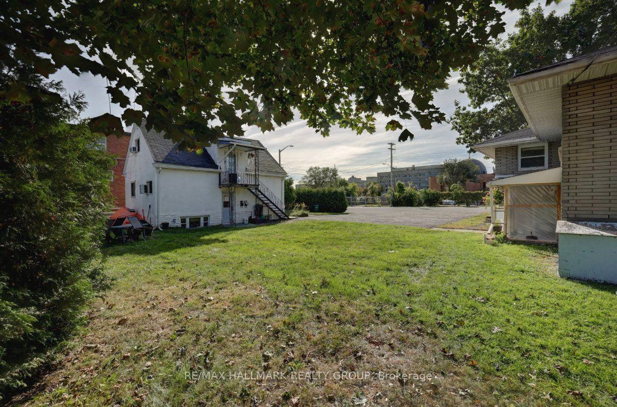 Photo 11 of 25 Wright Street, Ottawa, Overbrook — HOMEH