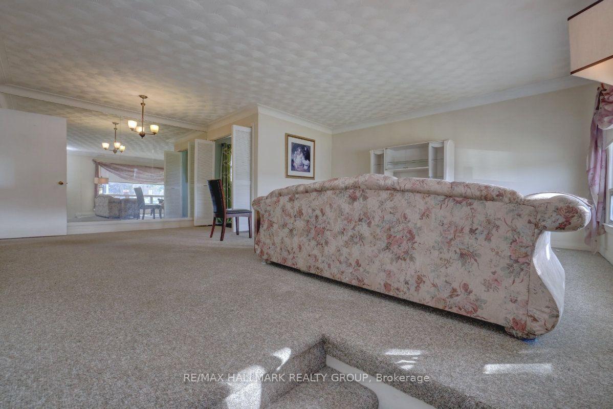 Photo 4 of 23 Wright Street, Ottawa, Overbrook — HOMEH