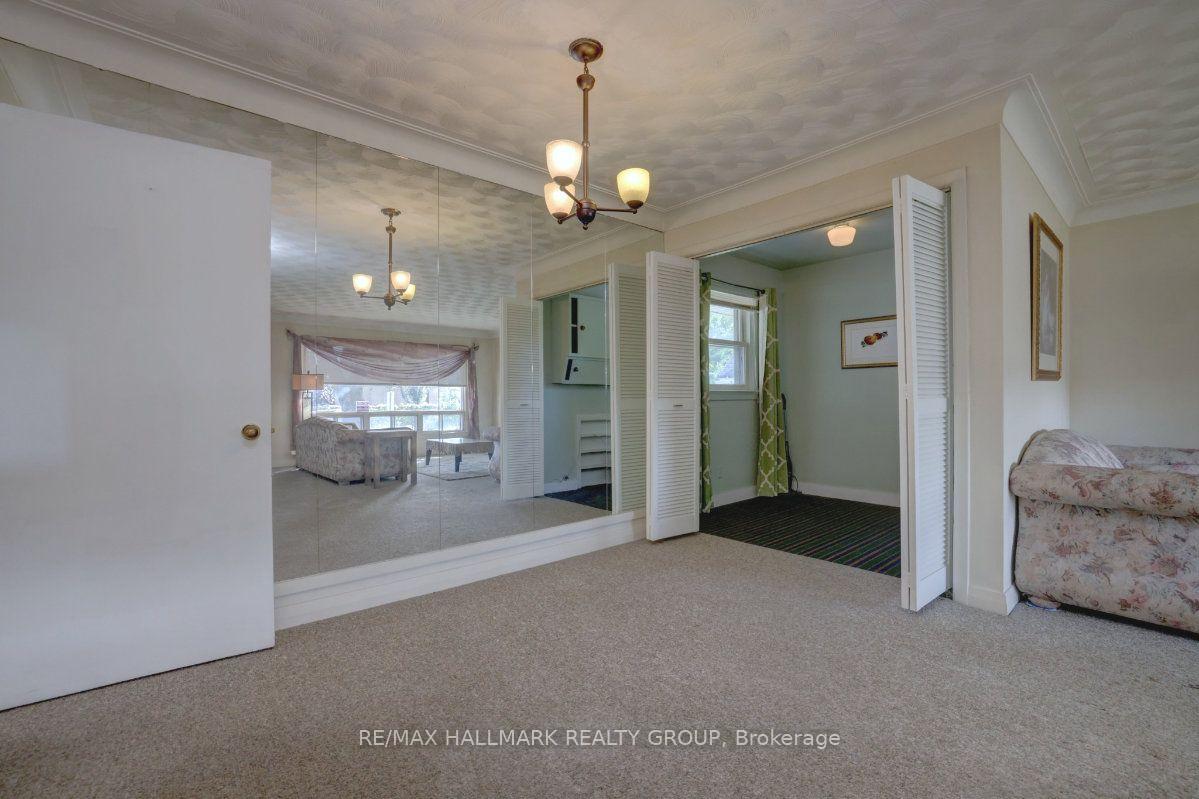 Photo 10 of 23 Wright Street, Ottawa, Overbrook — HOMEH