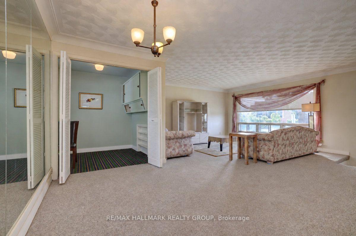 Photo 11 of 23 Wright Street, Ottawa, Overbrook — HOMEH