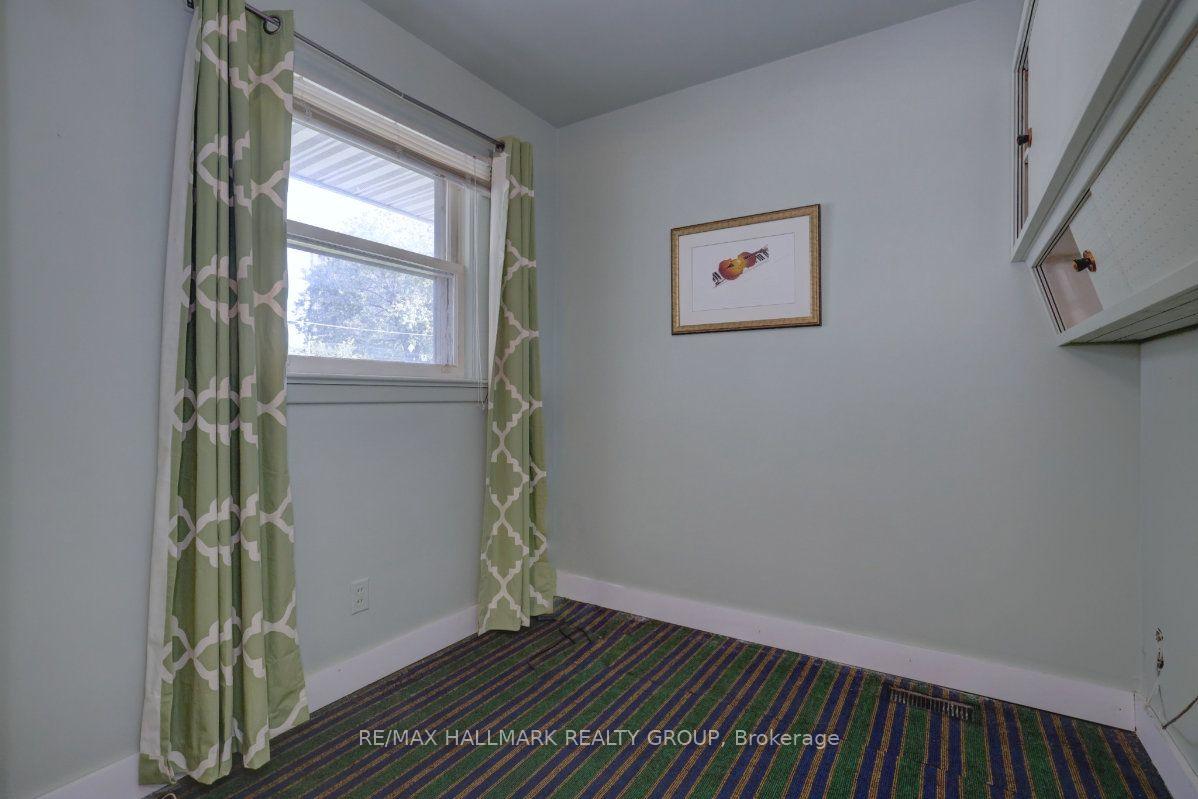 Photo 12 of 23 Wright Street, Ottawa, Overbrook — HOMEH