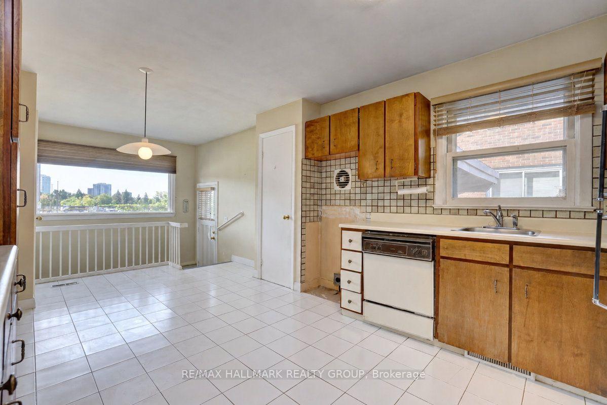 Photo 14 of 23 Wright Street, Ottawa, Overbrook — HOMEH