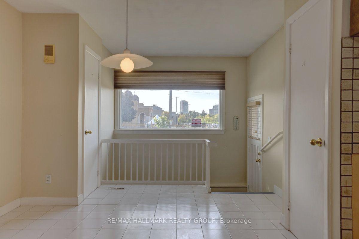 Photo 16 of 23 Wright Street, Ottawa, Overbrook — HOMEH