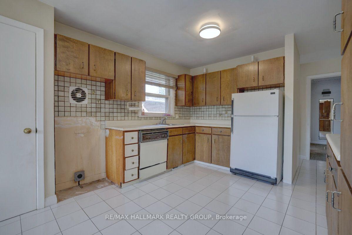 Photo 17 of 23 Wright Street, Ottawa, Overbrook — HOMEH