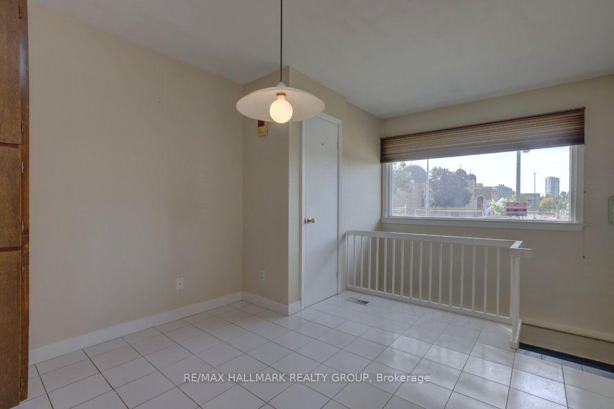 Photo 19 of 23 Wright Street, Ottawa, Overbrook — HOMEH