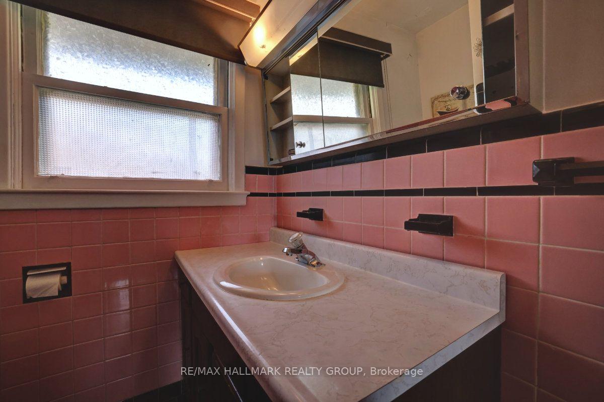 Photo 29 of 23 Wright Street, Ottawa, Overbrook — HOMEH
