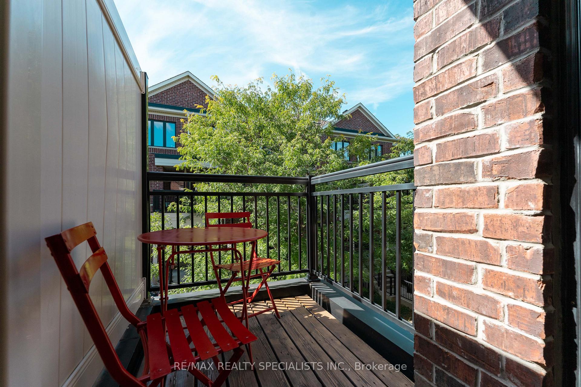 Photo 4 of Unit 34, 120 Twenty Fourth Street, Etobicoke, Long Branch — HOMEH