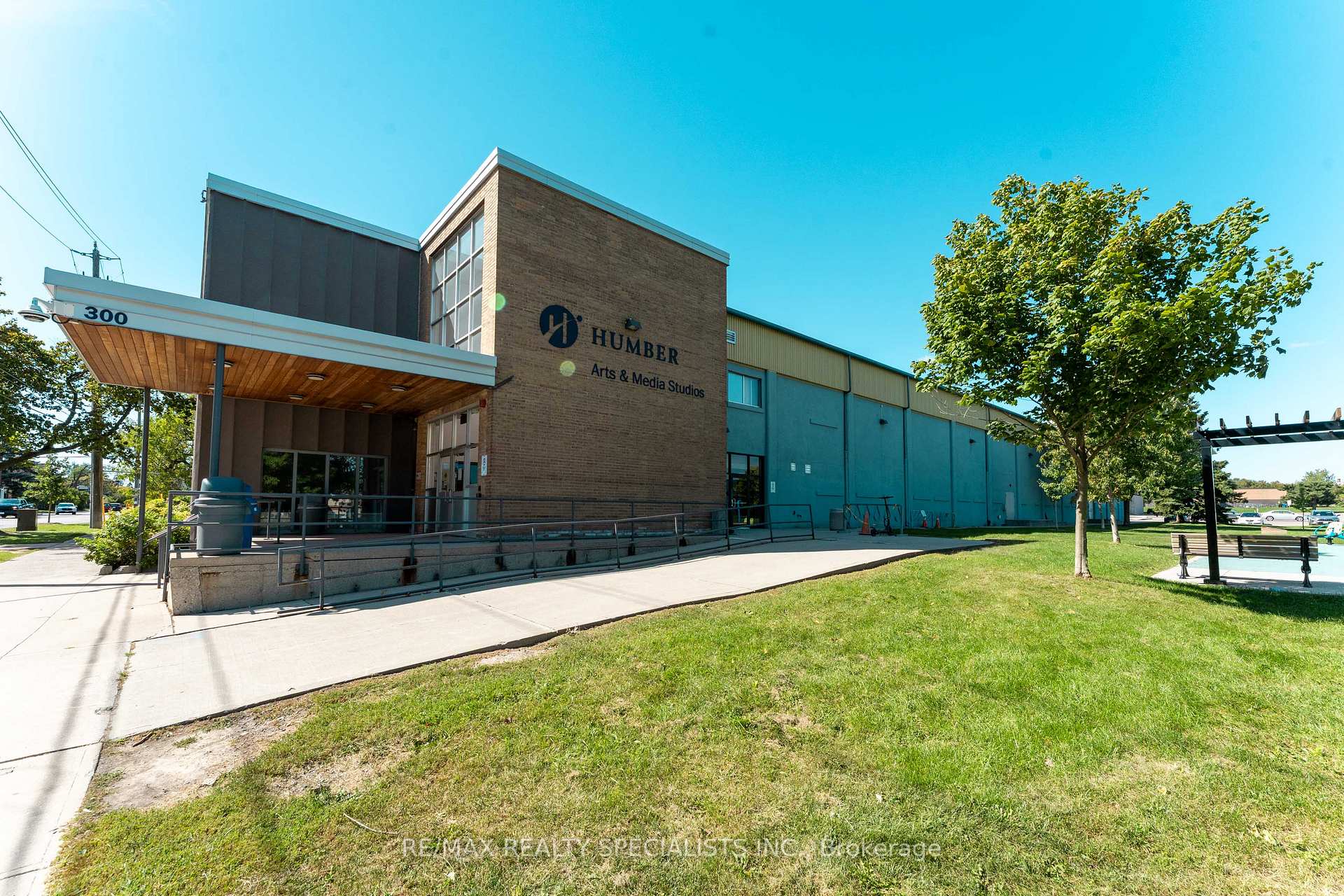 Photo 32 of Unit 34, 120 Twenty Fourth Street, Etobicoke, Long Branch — HOMEH