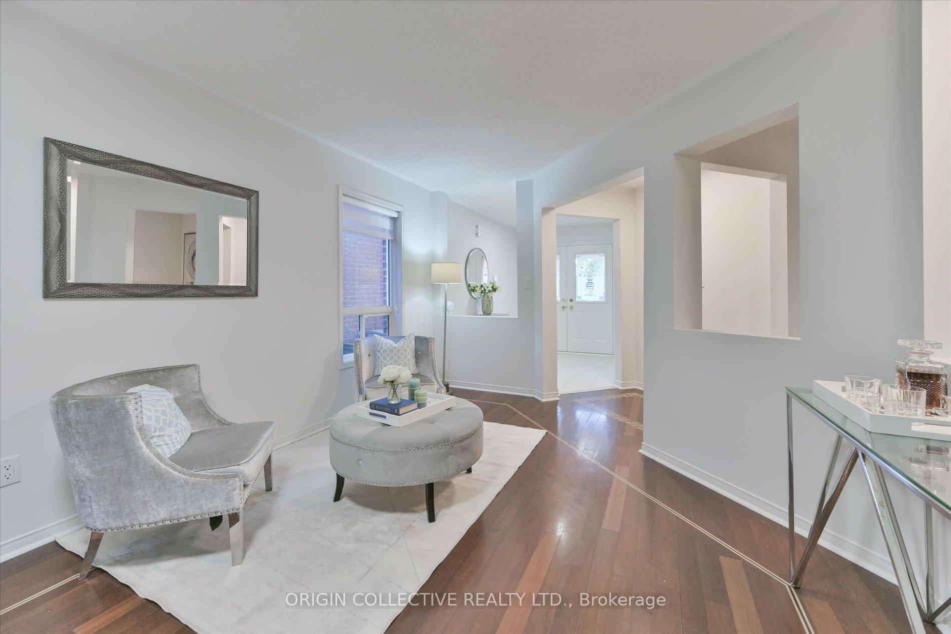 Photo 4 of 156 Monteith Crescent, Vaughan, Maple — HOMEH