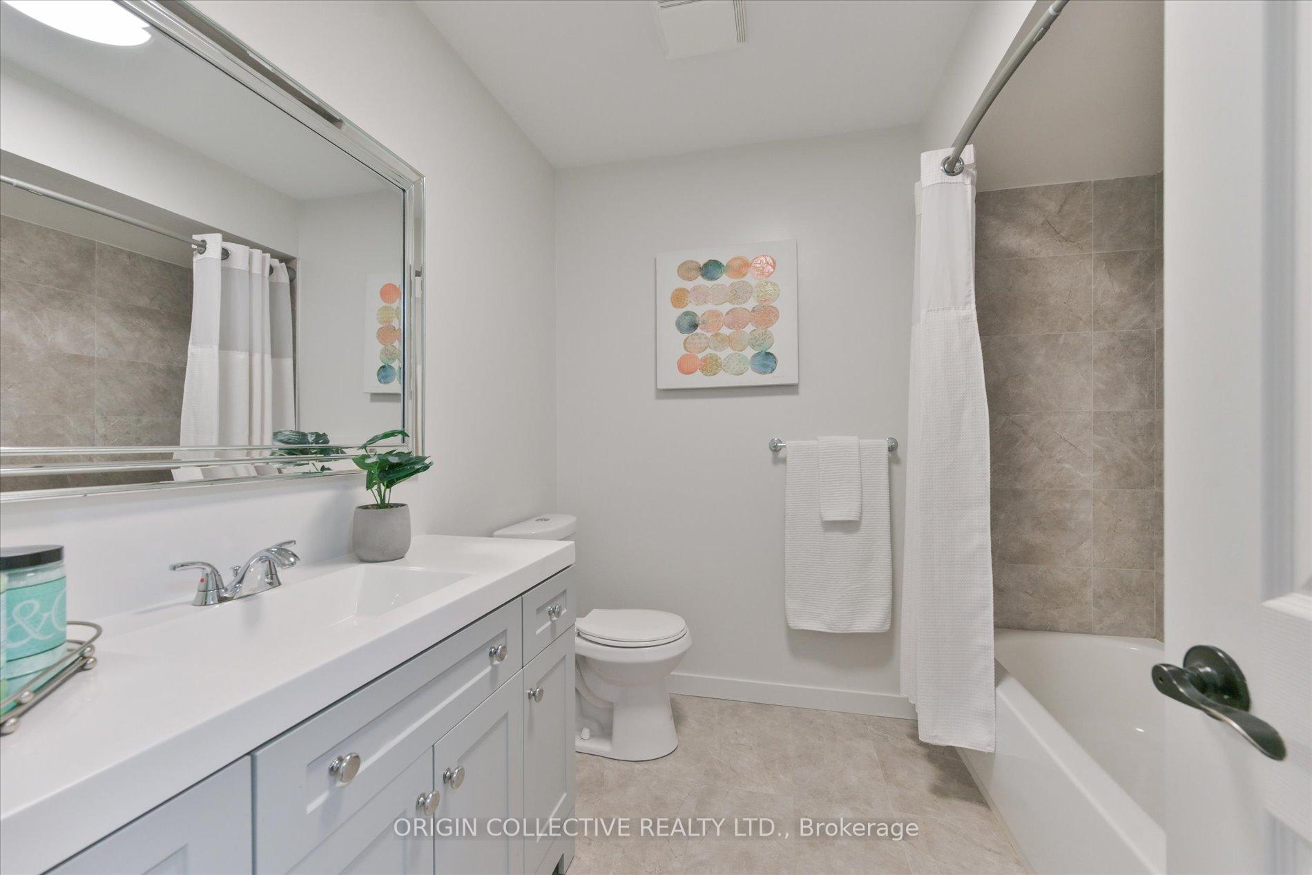 Photo 23 of 156 Monteith Crescent, Vaughan, Maple — HOMEH