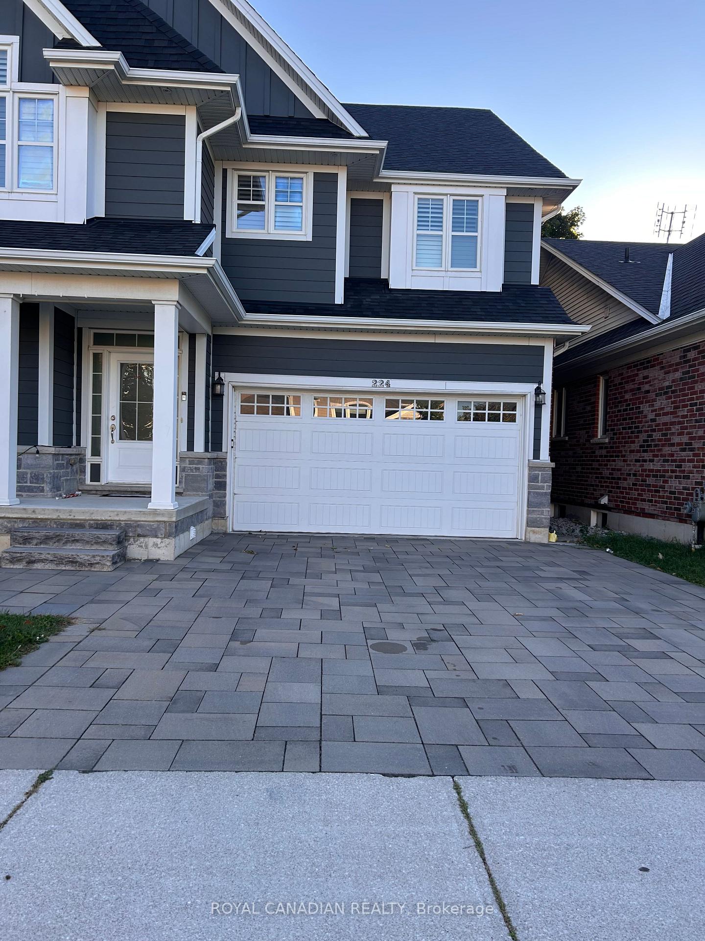 Photo 2 of Unit Upper, 224 Moorland Crescent, Hamilton, Meadowlands — HOMEH