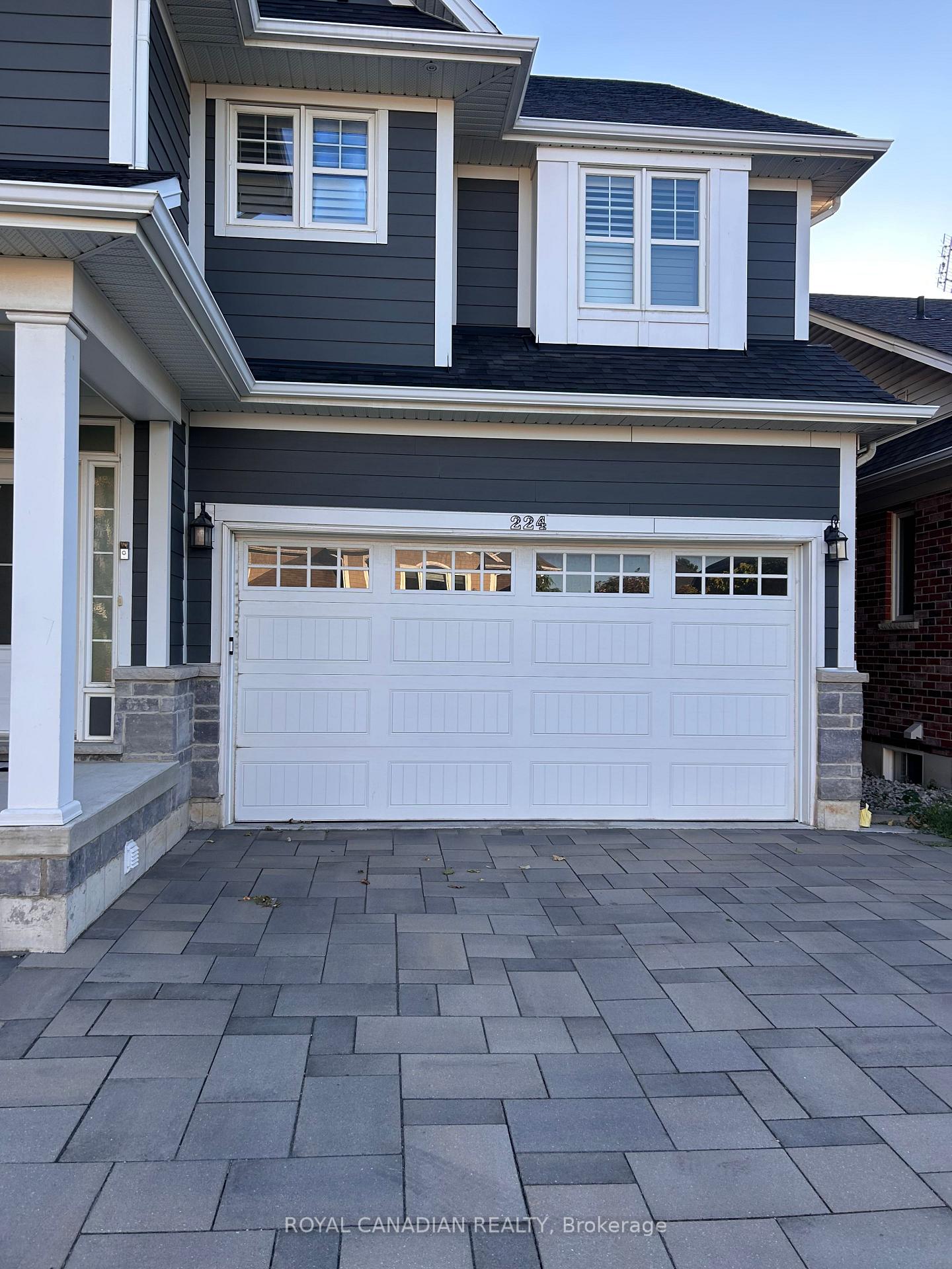 Photo 3 of Unit Upper, 224 Moorland Crescent, Hamilton, Meadowlands — HOMEH