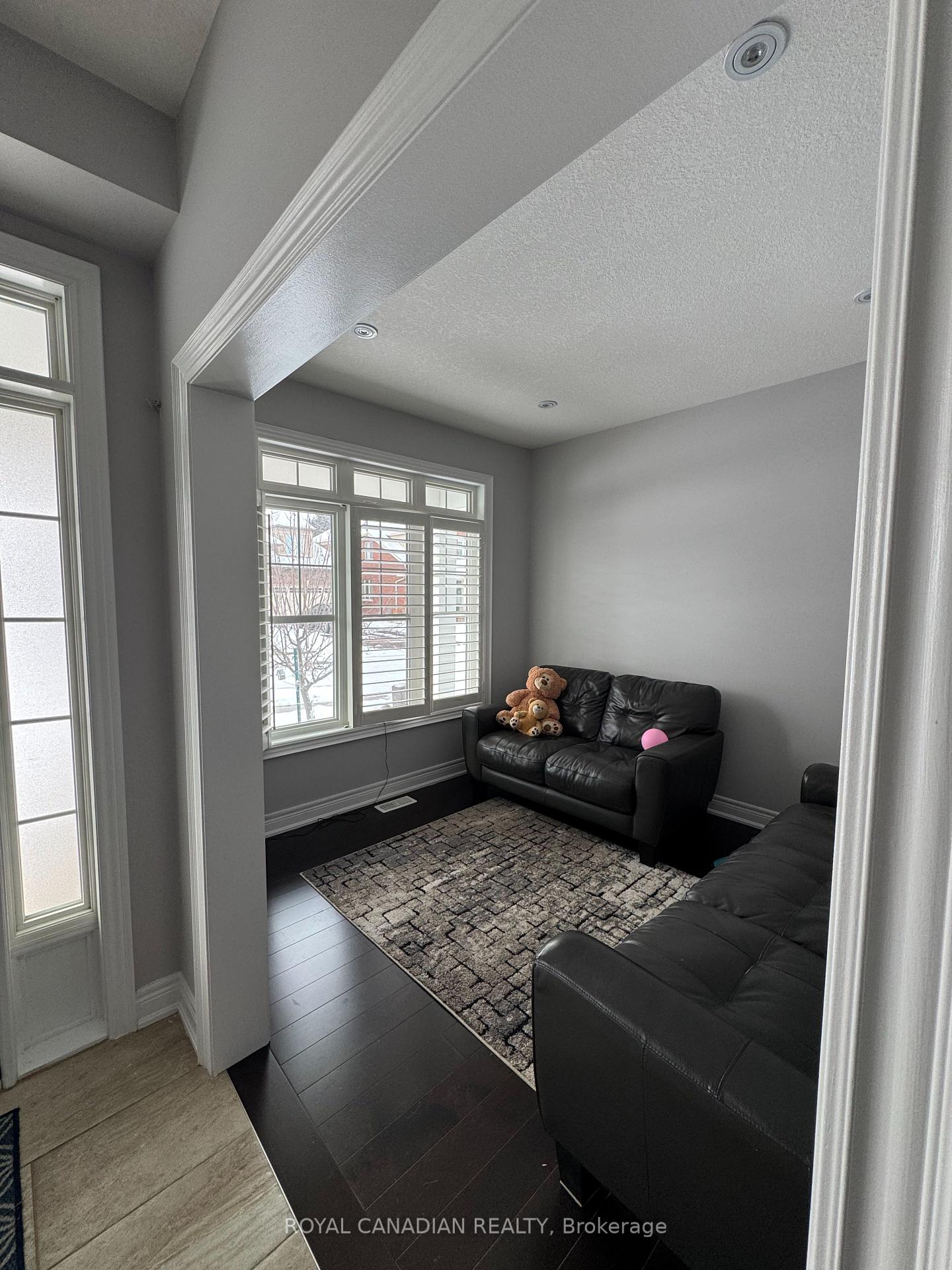 Photo 6 of Unit Upper, 224 Moorland Crescent, Hamilton, Meadowlands — HOMEH