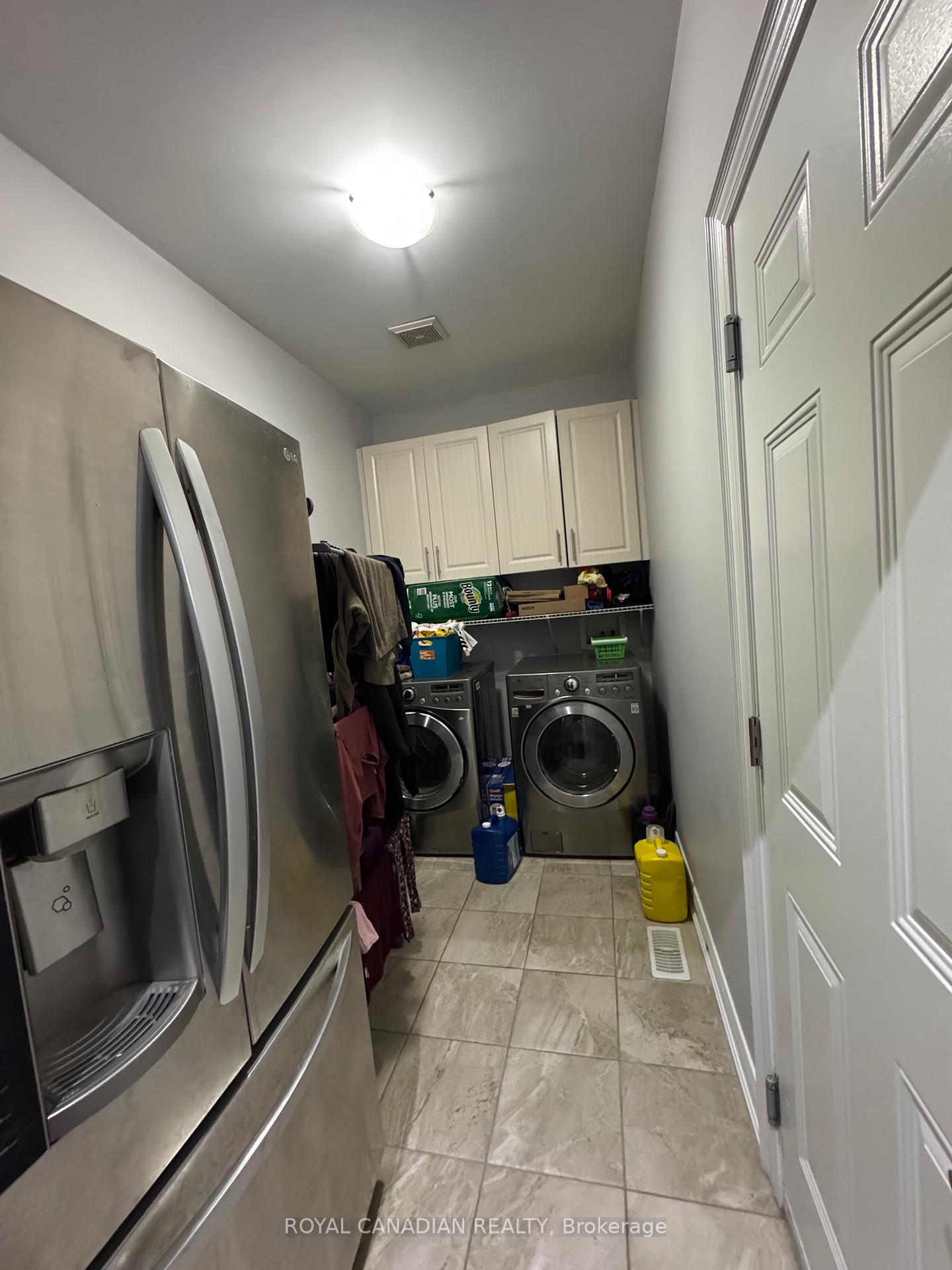 Photo 12 of Unit Upper, 224 Moorland Crescent, Hamilton, Meadowlands — HOMEH