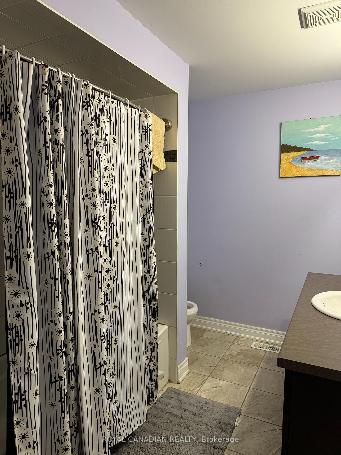 Photo 16 of Unit Upper, 224 Moorland Crescent, Hamilton, Meadowlands — HOMEH