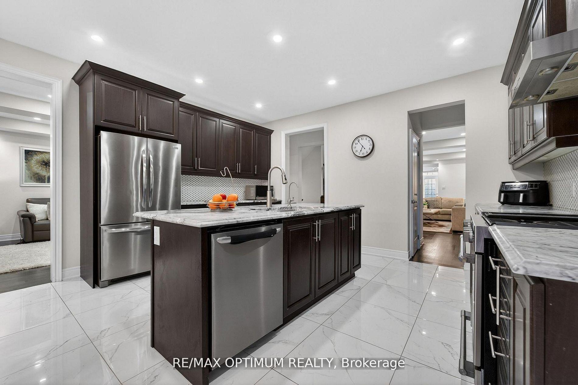 Photo 12 of 5 Blue Silo Way, Brampton, Credit Valley — HOMEH
