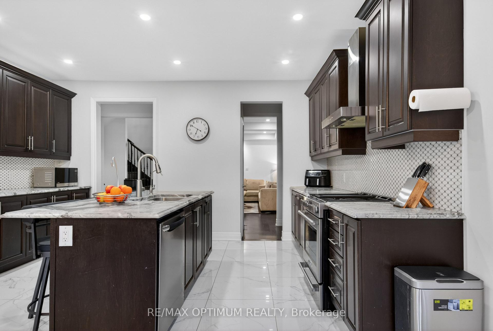 Photo 13 of 5 Blue Silo Way, Brampton, Credit Valley — HOMEH