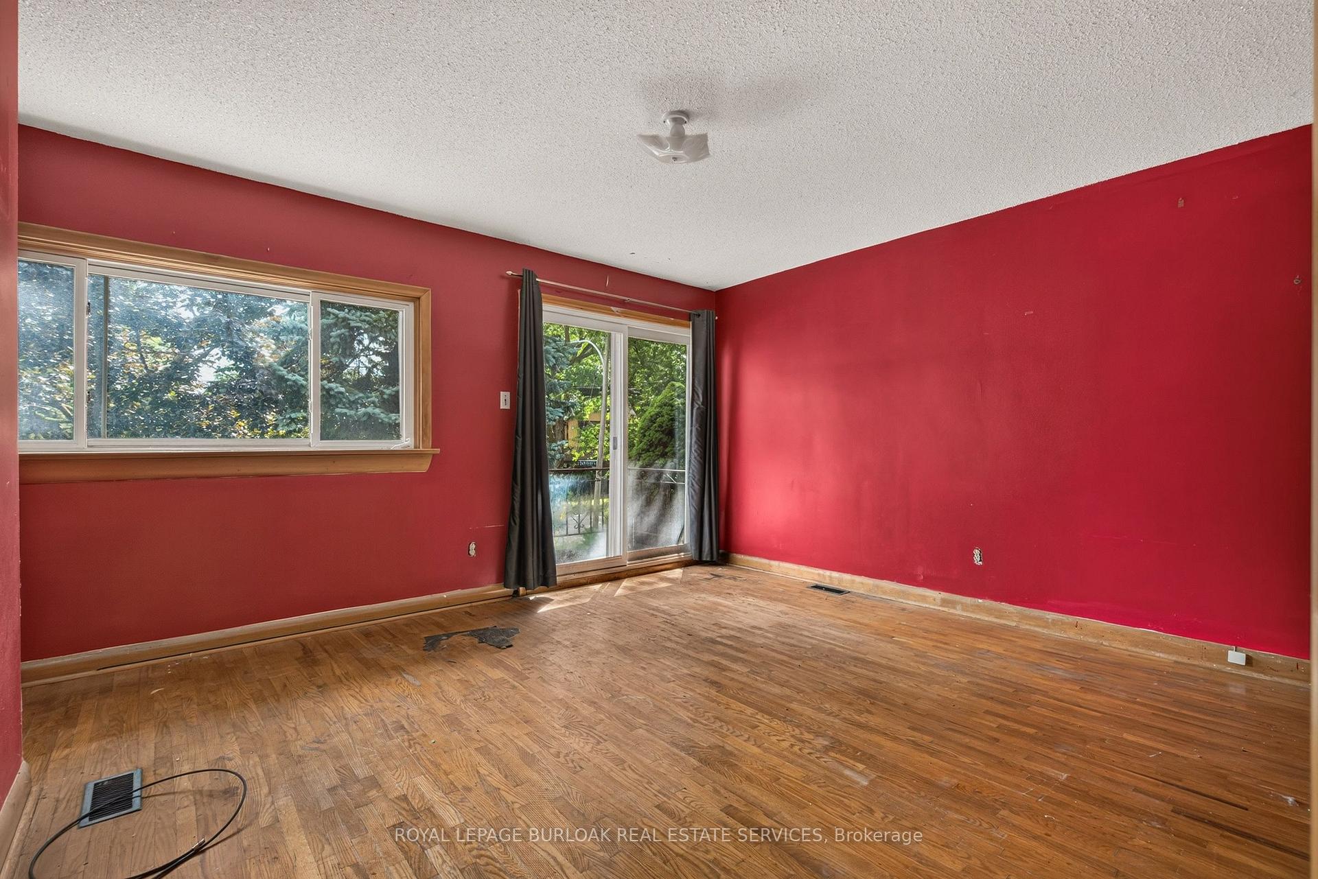 Photo 8 of 539 Enfield Road, Burlington, LaSalle — HOMEH