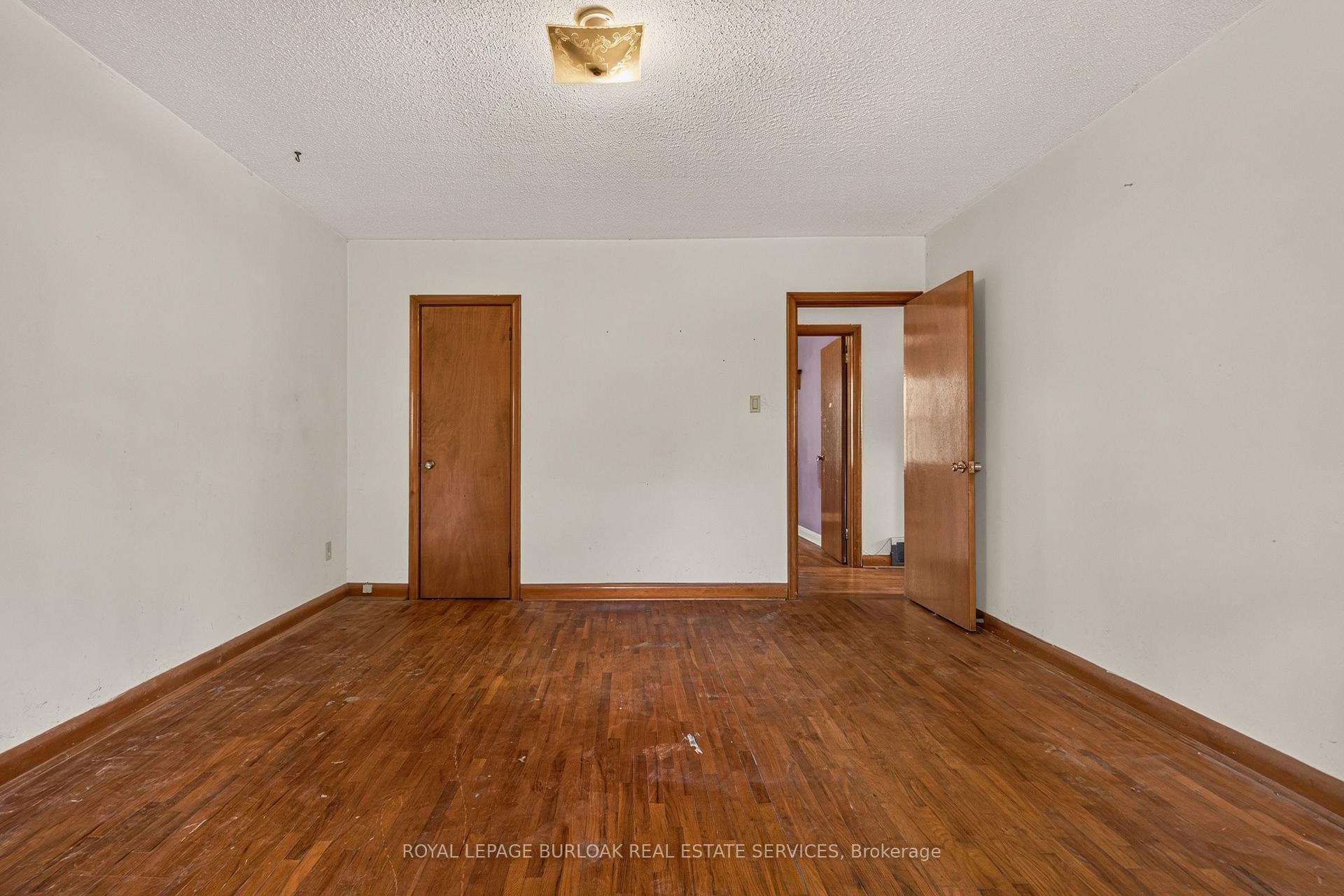 Photo 11 of 539 Enfield Road, Burlington, LaSalle — HOMEH
