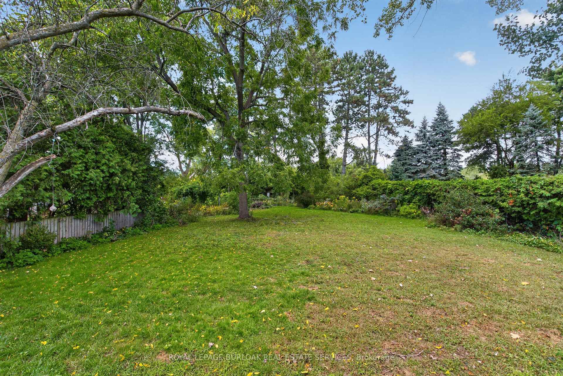 Photo 14 of 539 Enfield Road, Burlington, LaSalle — HOMEH