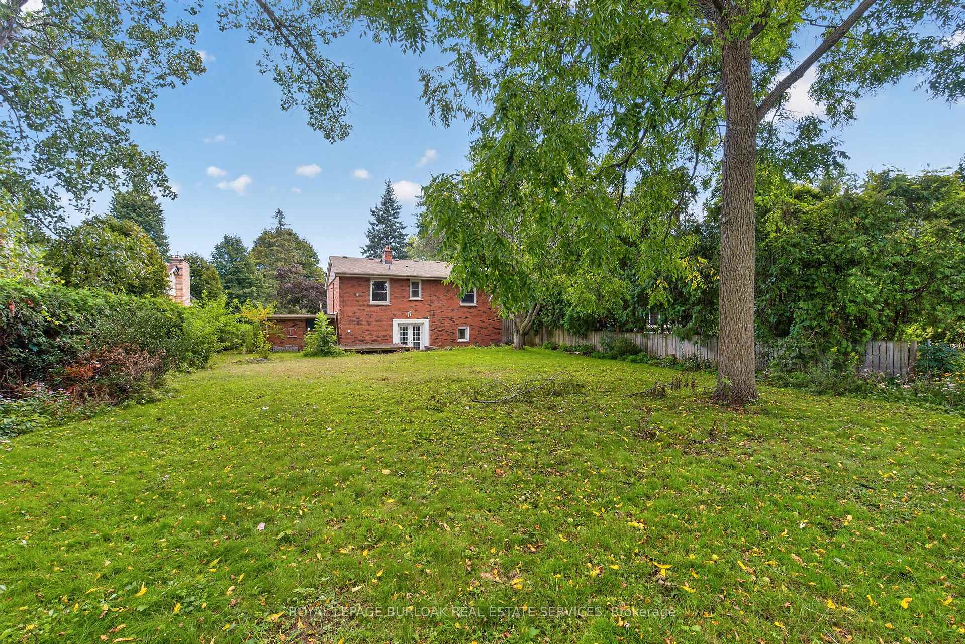 Photo 20 of 539 Enfield Road, Burlington, LaSalle — HOMEH