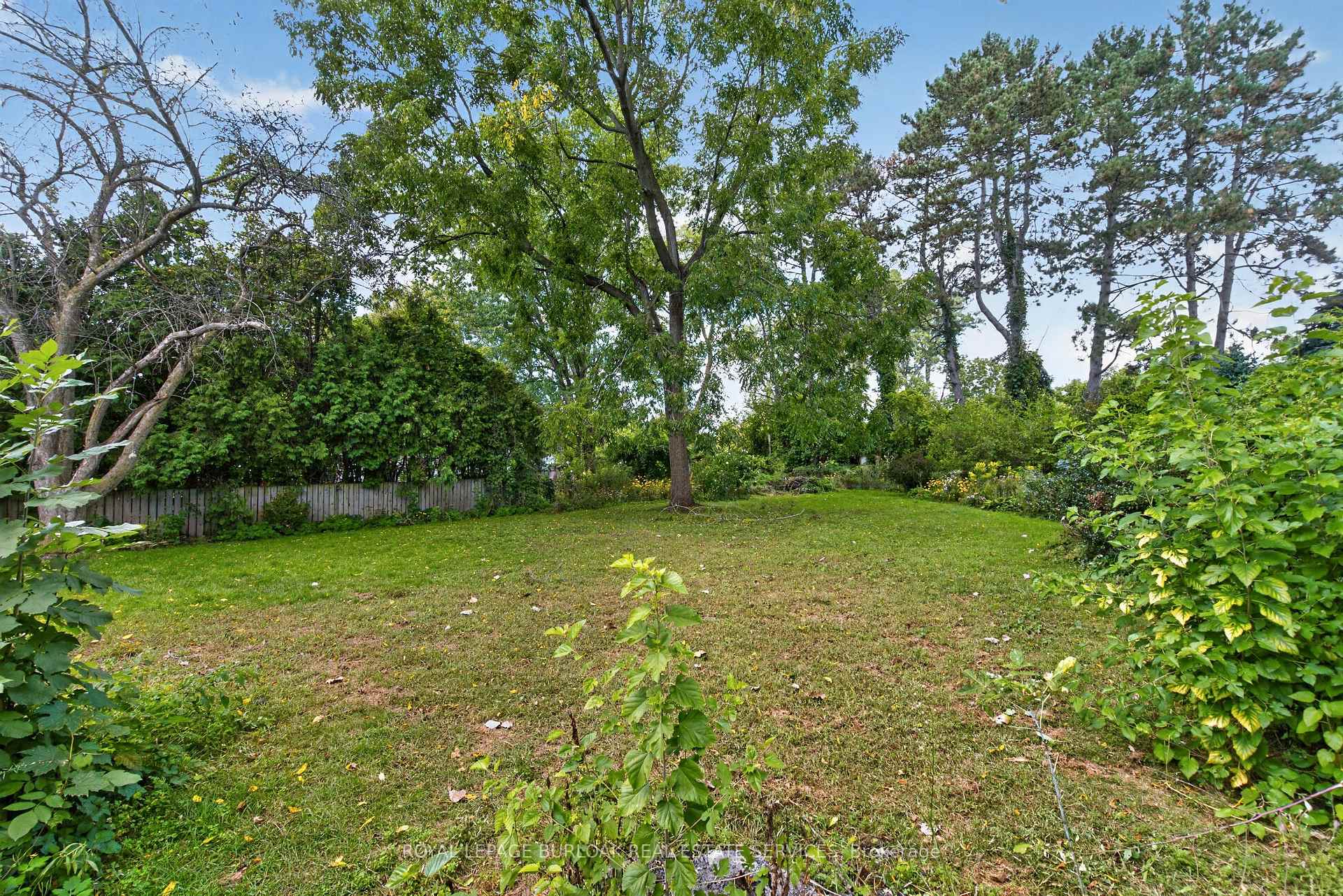 Photo 21 of 539 Enfield Road, Burlington, LaSalle — HOMEH
