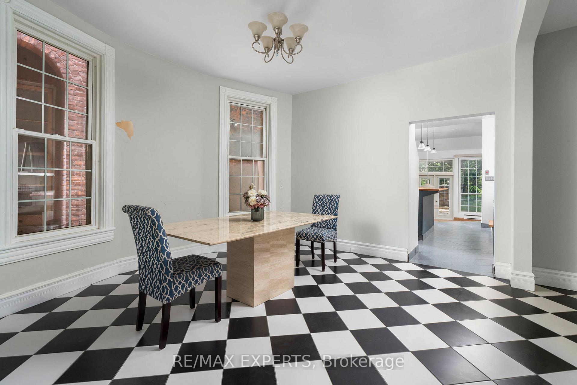 Photo 10 of 382 Bathurst Street, Toronto, Trinity-Bellwoods — HOMEH