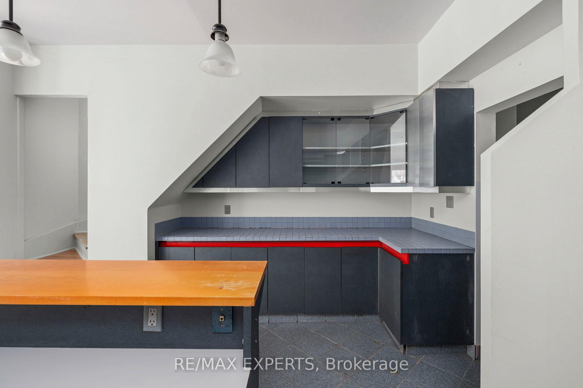 Photo 13 of 382 Bathurst Street, Toronto, Trinity-Bellwoods — HOMEH