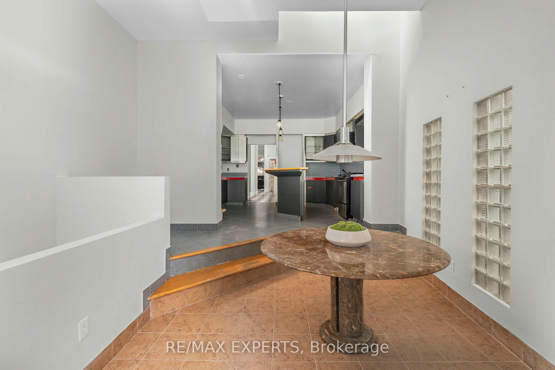 Photo 15 of 382 Bathurst Street, Toronto, Trinity-Bellwoods — HOMEH