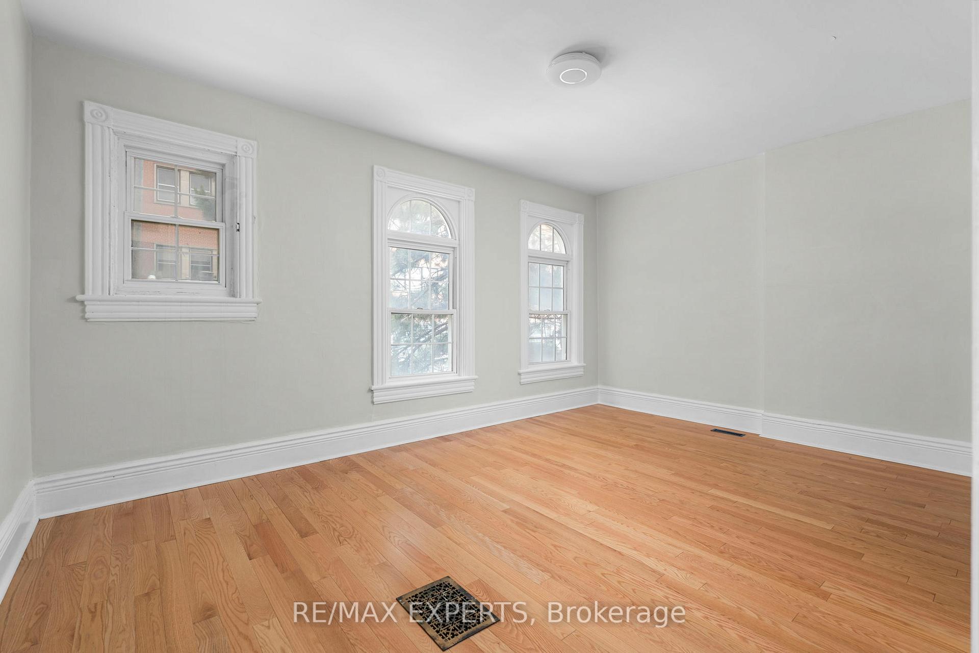 Photo 23 of 382 Bathurst Street, Toronto, Trinity-Bellwoods — HOMEH