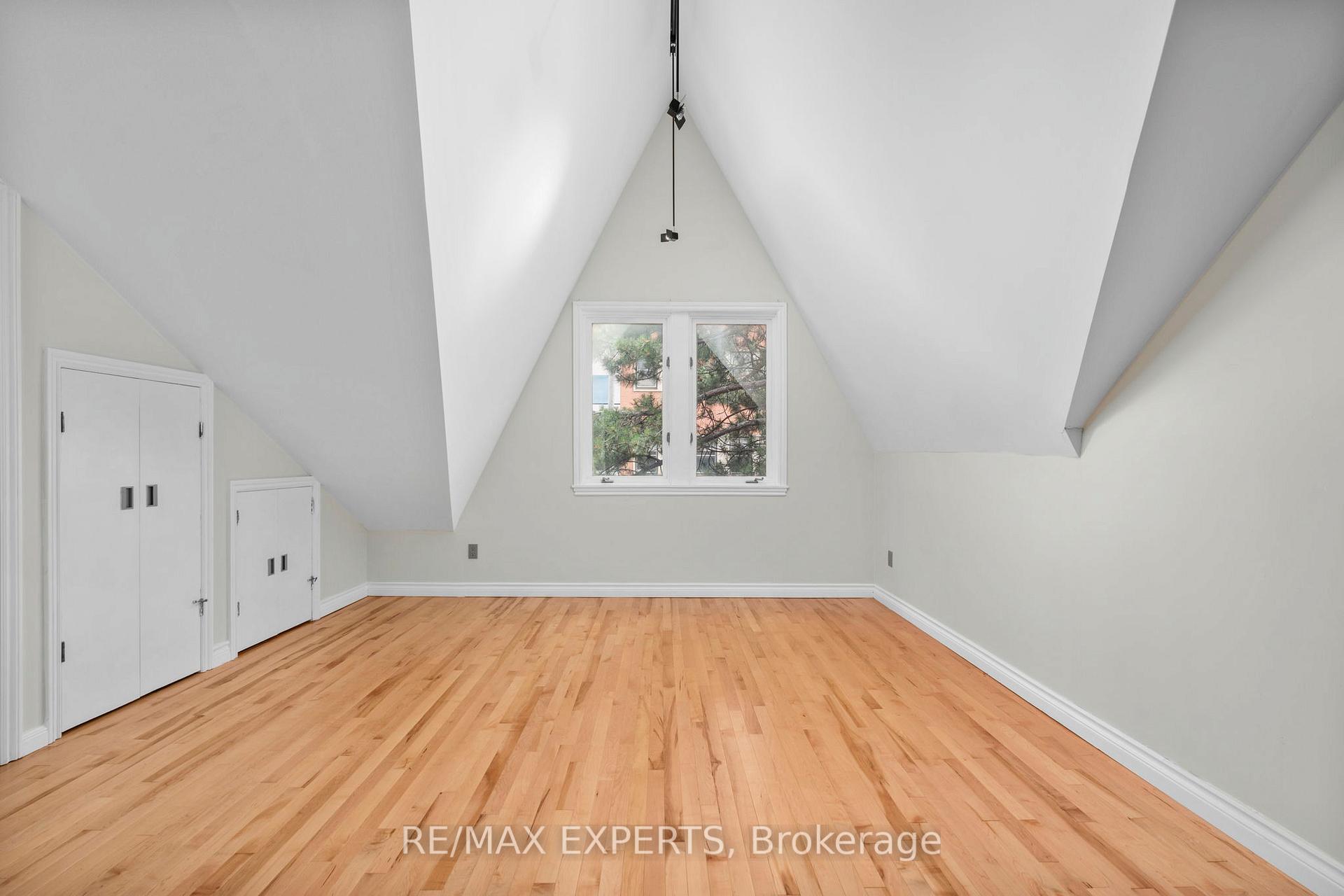 Photo 25 of 382 Bathurst Street, Toronto, Trinity-Bellwoods — HOMEH