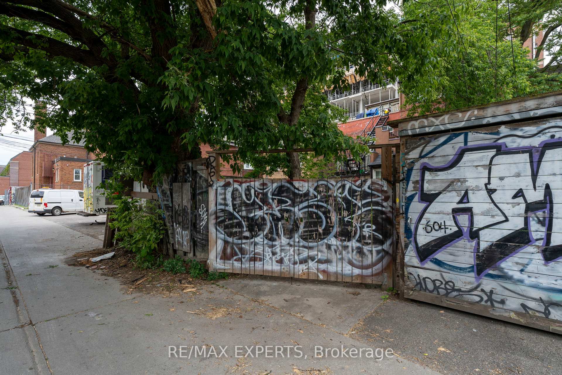 Photo 31 of 382 Bathurst Street, Toronto, Trinity-Bellwoods — HOMEH
