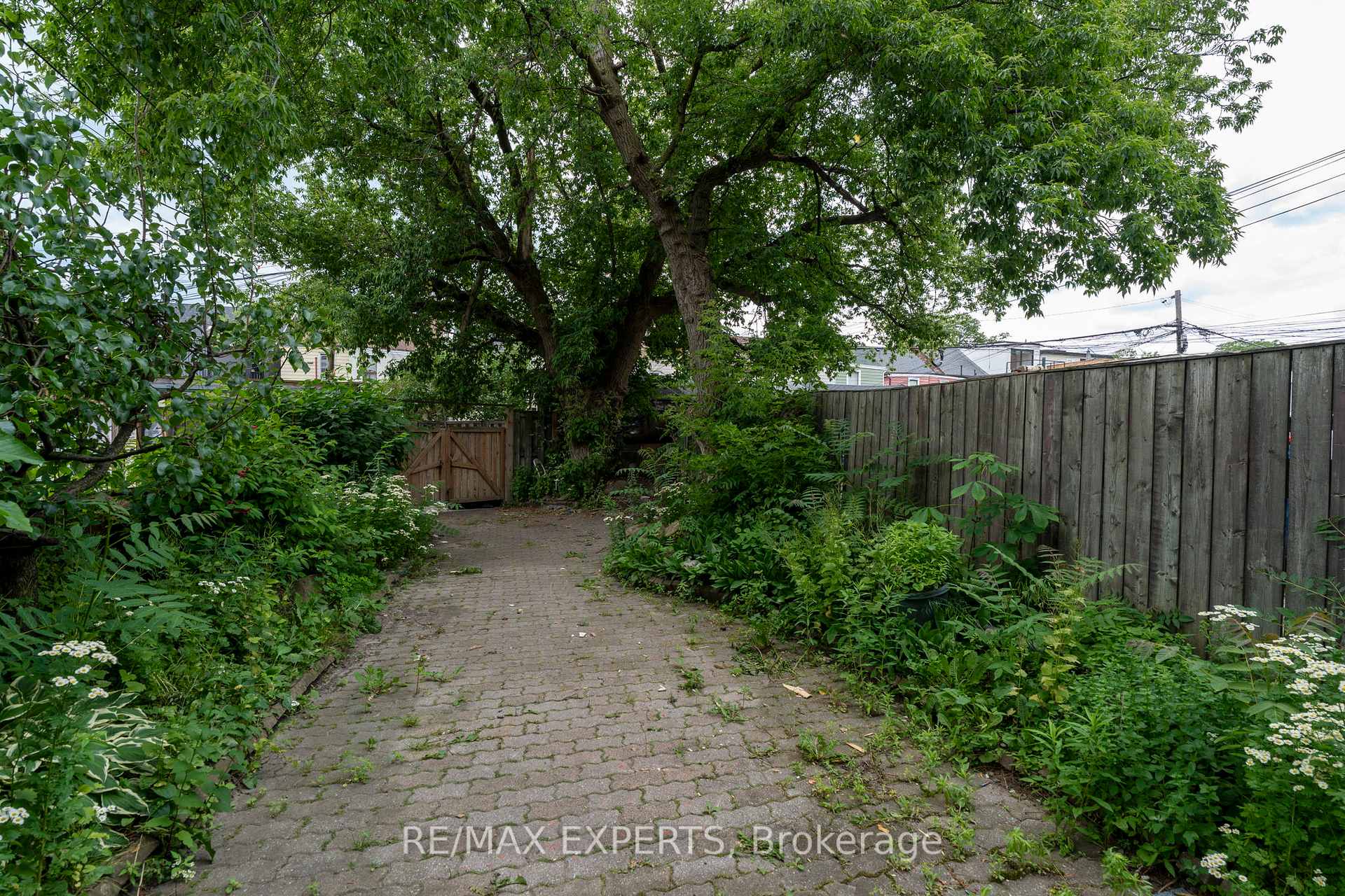 Photo 33 of 382 Bathurst Street, Toronto, Trinity-Bellwoods — HOMEH