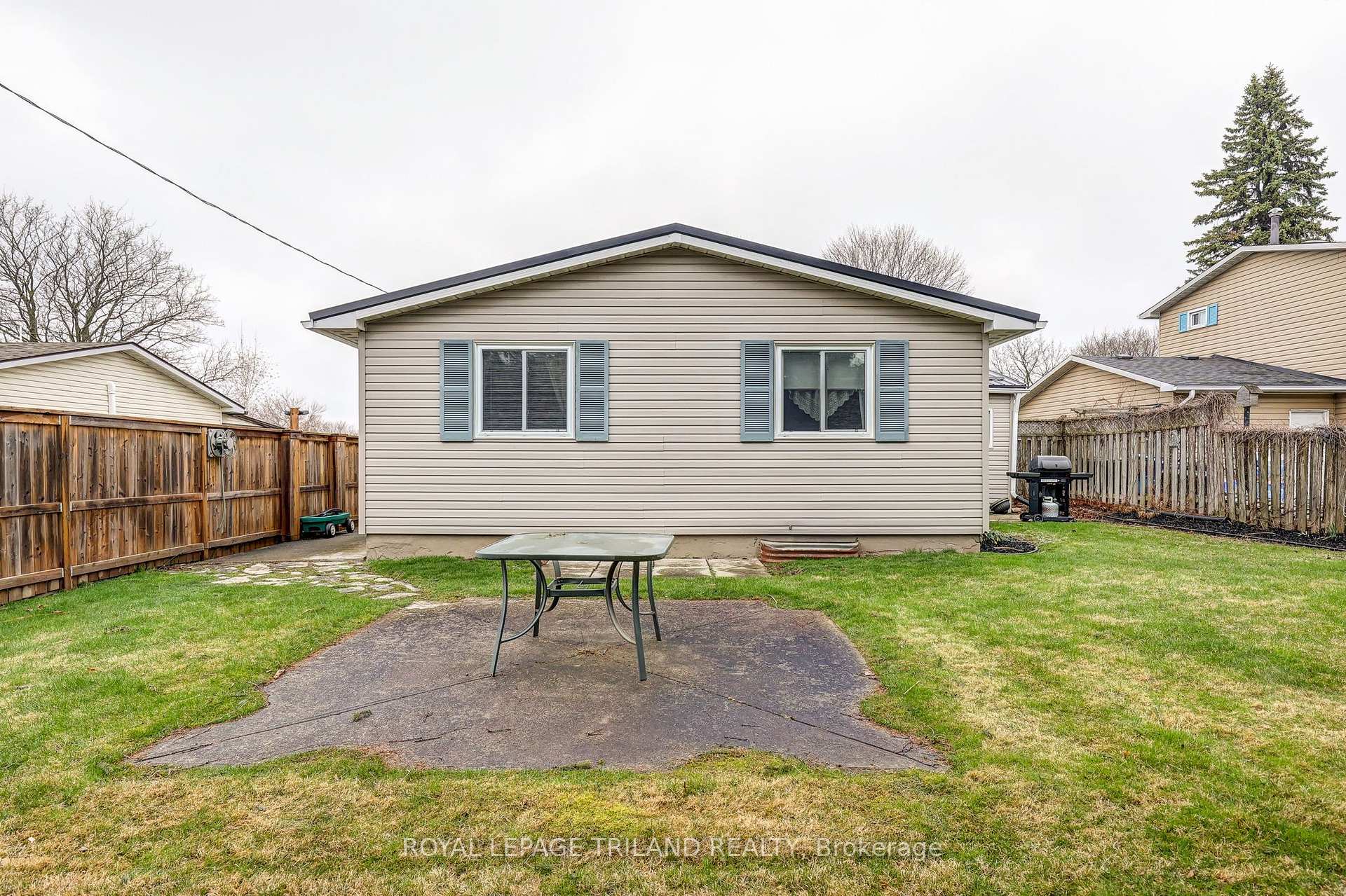 Photo 13 of 58 Vanbuskirk Drive, St. Thomas — HOMEH