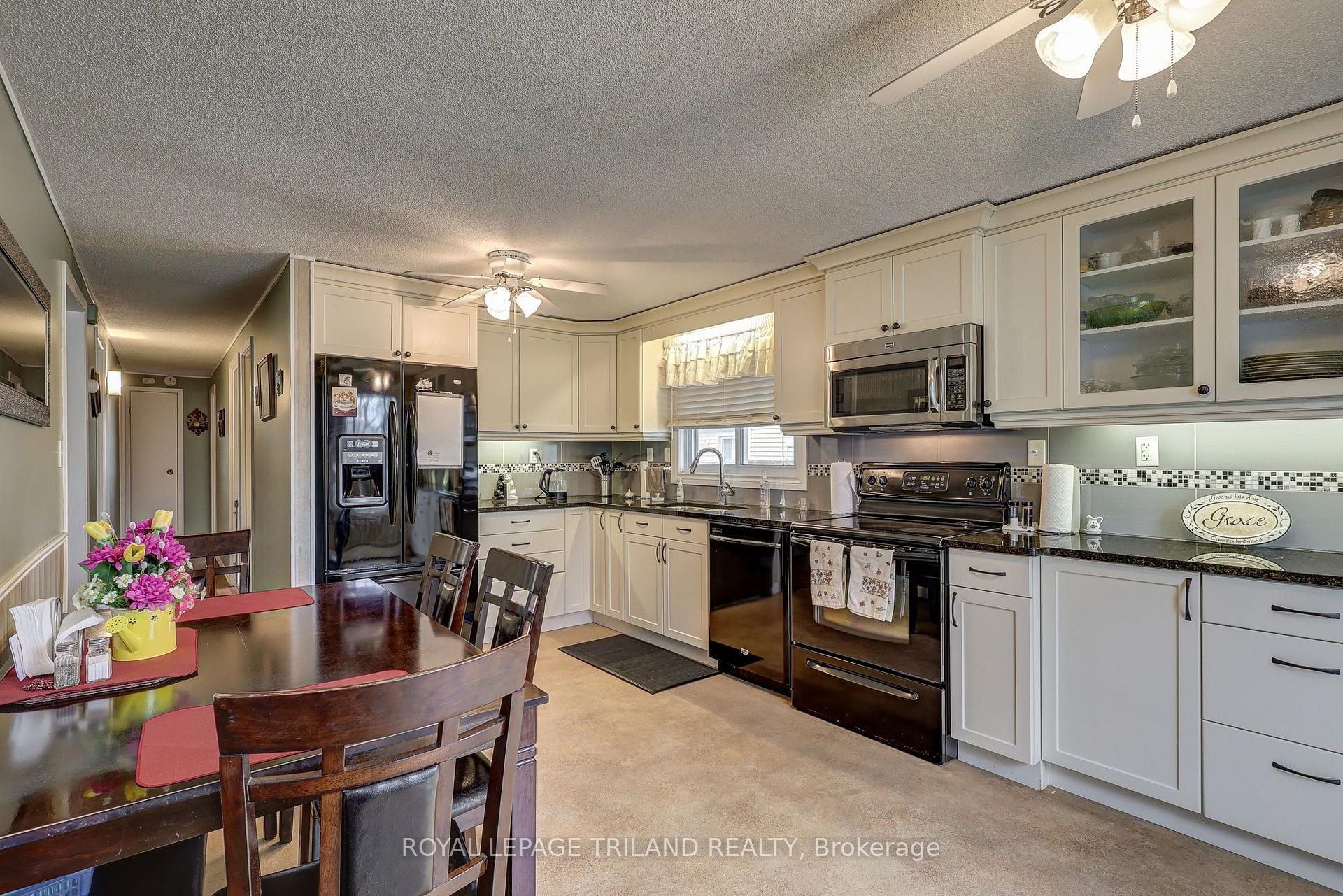 Photo 40 of 58 Vanbuskirk Drive, St. Thomas — HOMEH