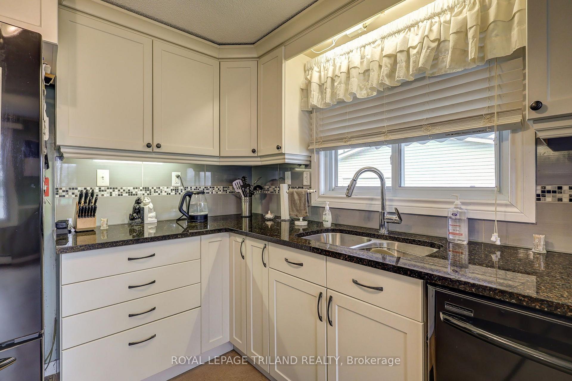 Photo 44 of 58 Vanbuskirk Drive, St. Thomas — HOMEH