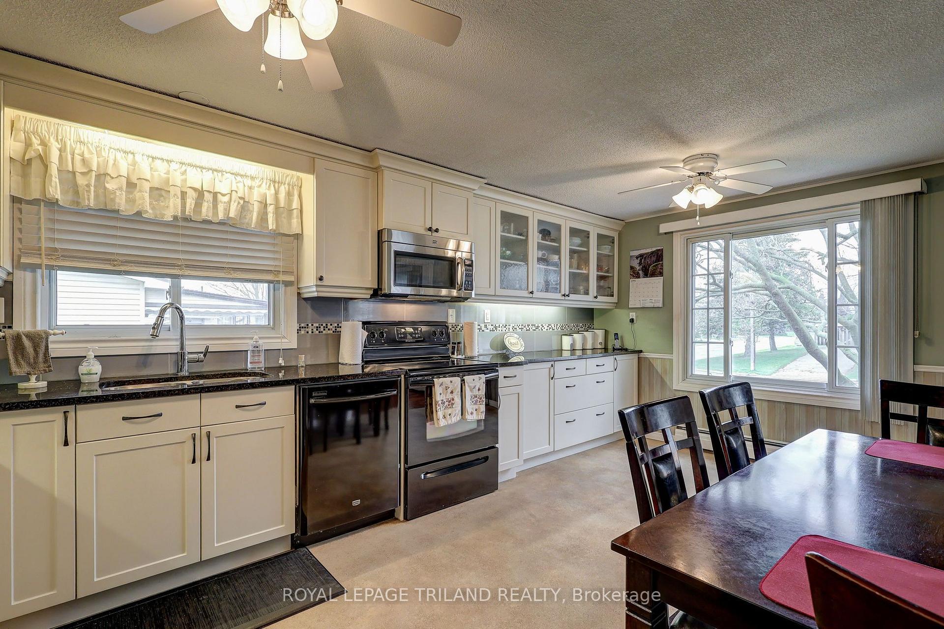 Photo 46 of 58 Vanbuskirk Drive, St. Thomas — HOMEH