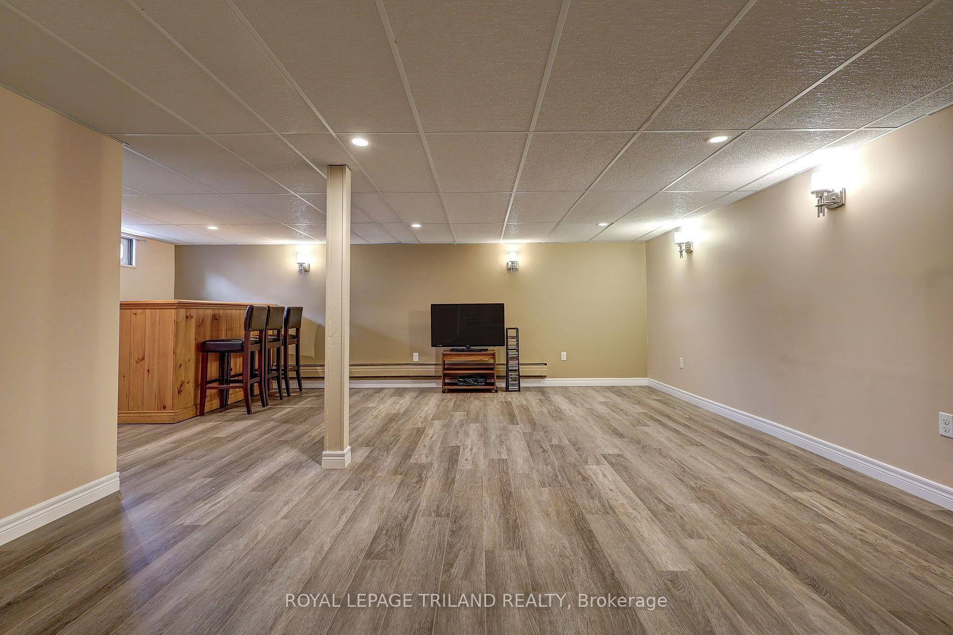 Photo 74 of 58 Vanbuskirk Drive, St. Thomas — HOMEH