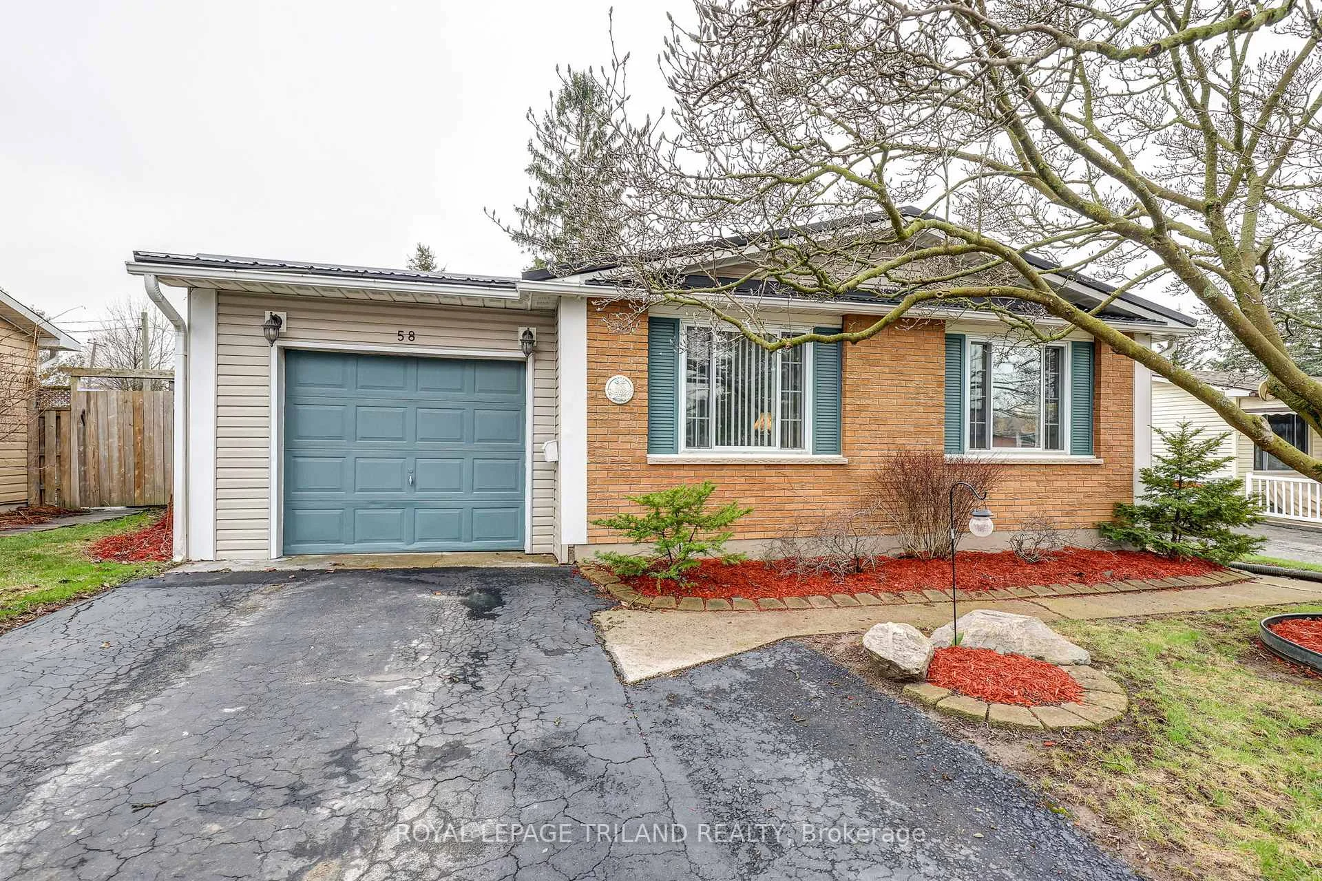 Photo 6 of 58 Vanbuskirk Drive, St. Thomas — HOMEH