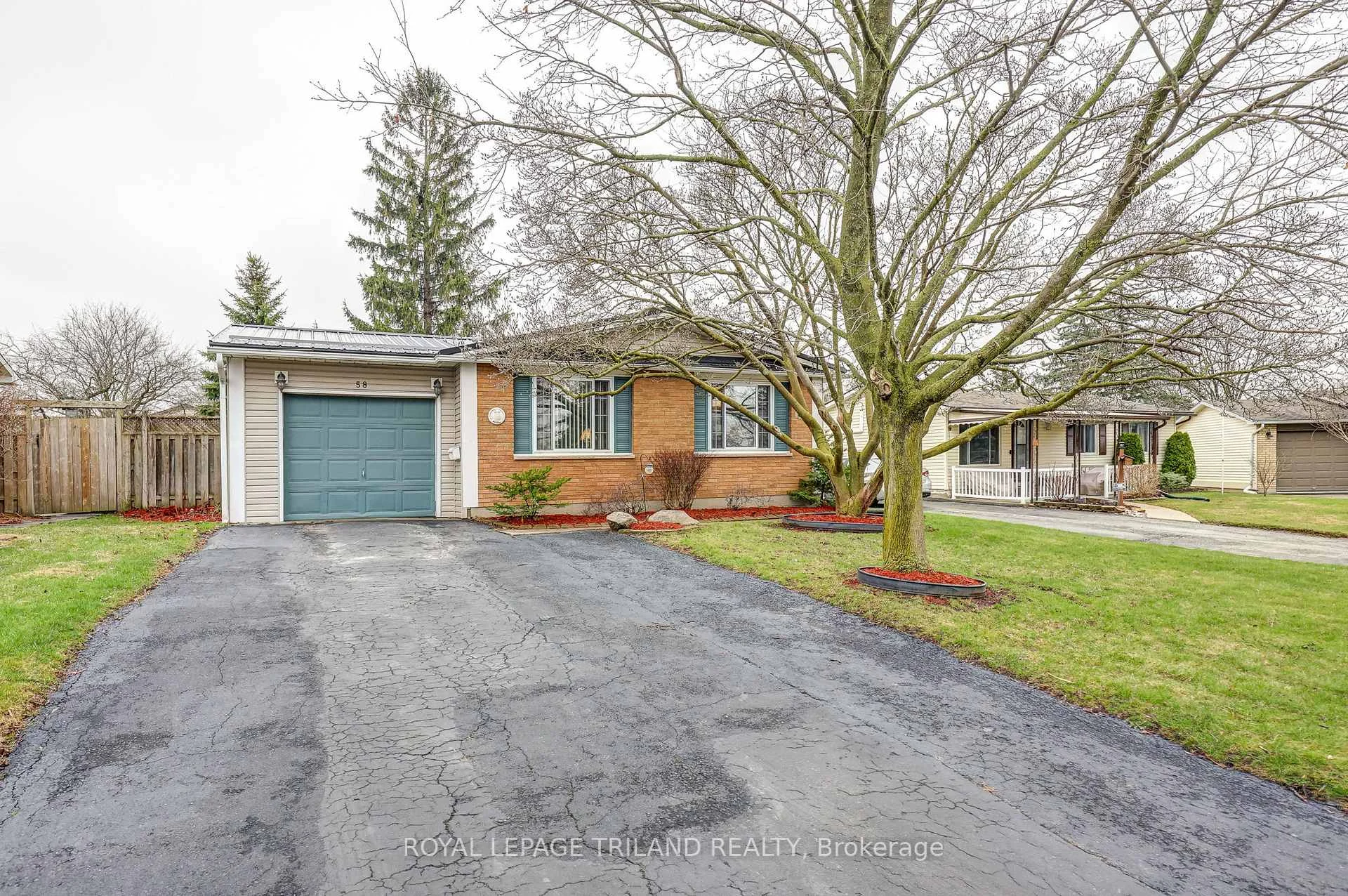 Photo 12 of 58 Vanbuskirk Drive, St. Thomas — HOMEH