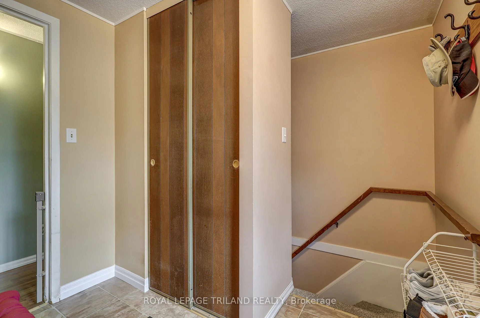 Photo 43 of 58 Vanbuskirk Drive, St. Thomas — HOMEH