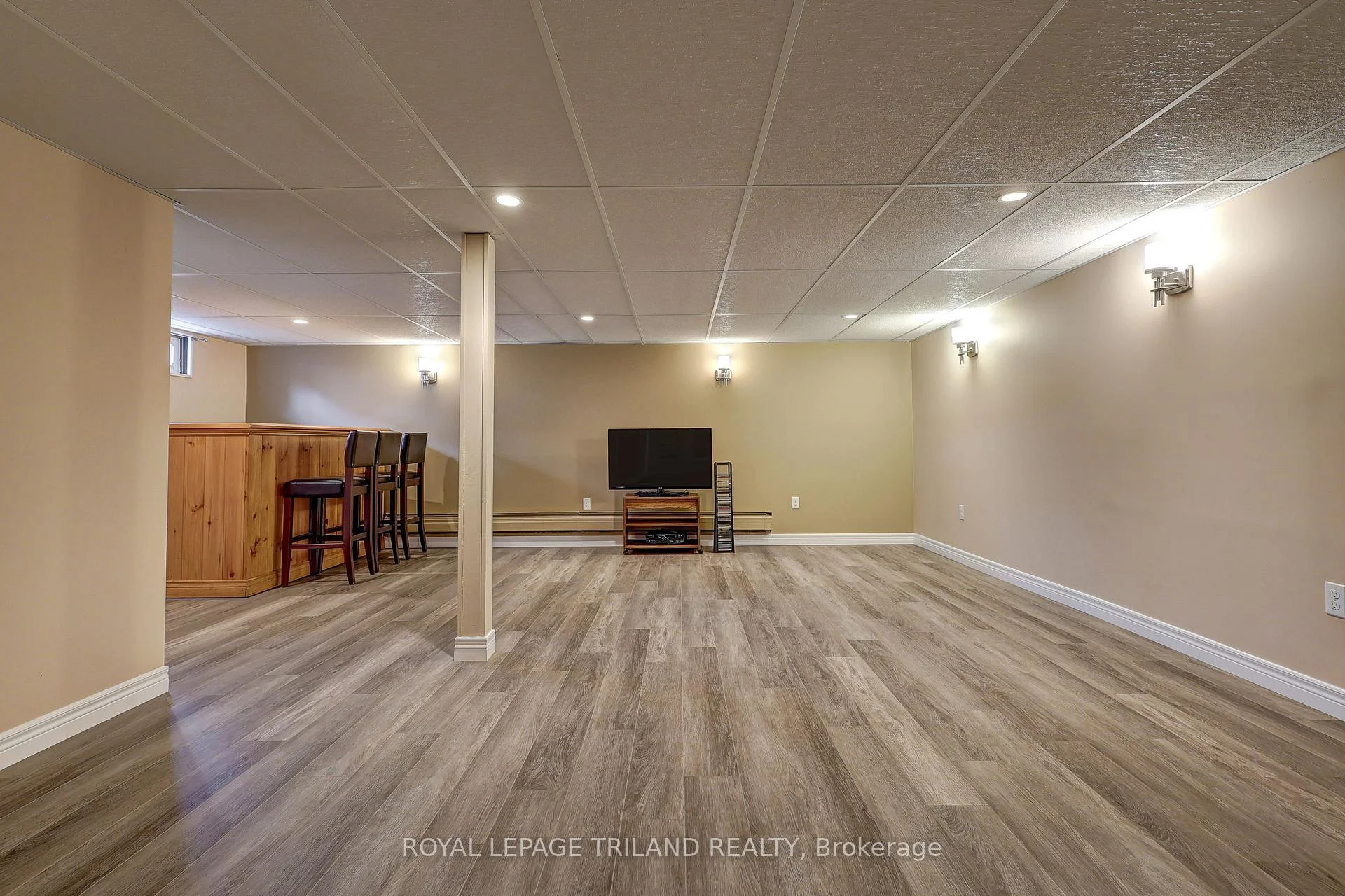 Photo 65 of 58 Vanbuskirk Drive, St. Thomas — HOMEH