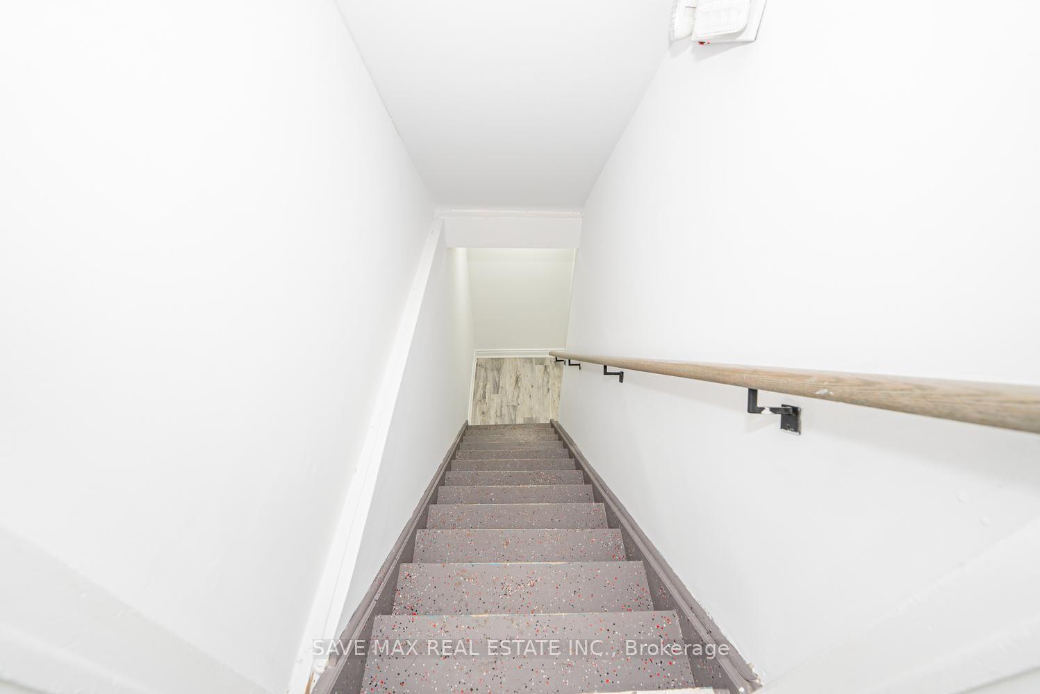 Photo 27 of 336 Imperial Road S, Guelph, Willow West/Sugarbush/West Acres — HOMEH