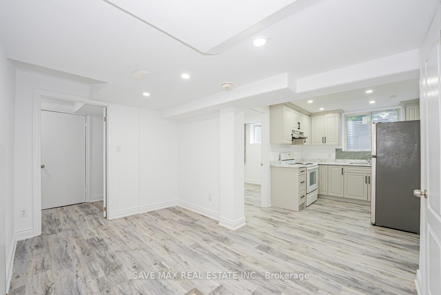 Photo 33 of 336 Imperial Road S, Guelph, Willow West/Sugarbush/West Acres — HOMEH