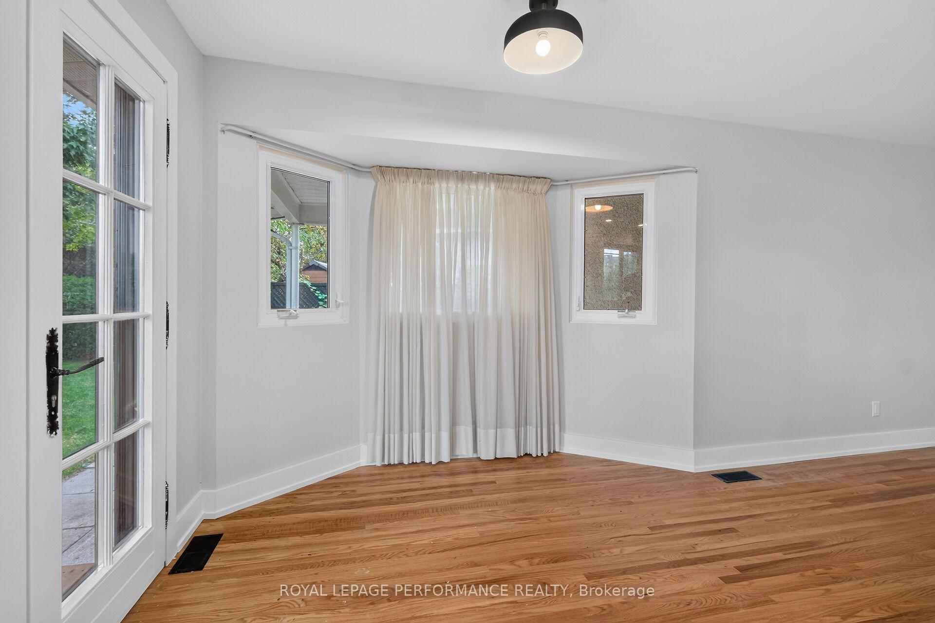 Photo 11 of 2337 Samuel Drive, Ottawa, Elmvale Acres/Urbandale — HOMEH